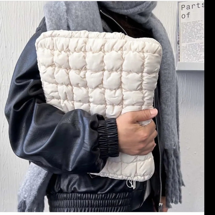 【海外直送品】 11 13 15.6インチ対応 タブレット ノートPC ラップトップ ケース