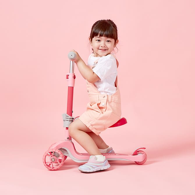 光るキックボード 2WAYタイプ | iFam KidsWheel（アイファム キッズホイール）