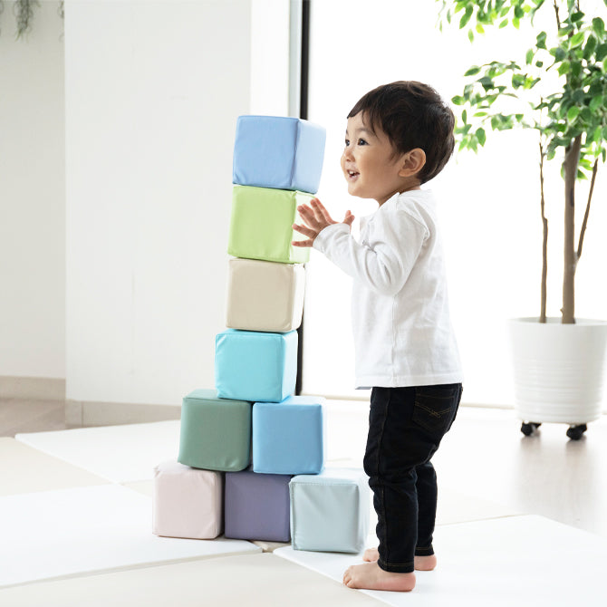 キューブクッション | zemzem（ジェムジェム）